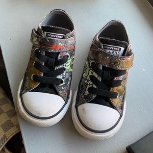 Toddler Converse 🦖 size 7